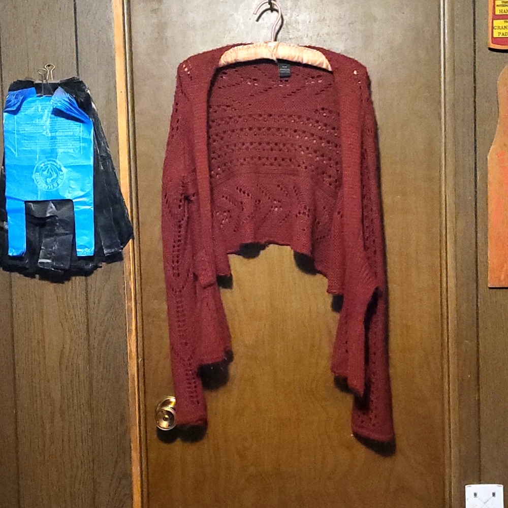Loose knit waist length cardigan